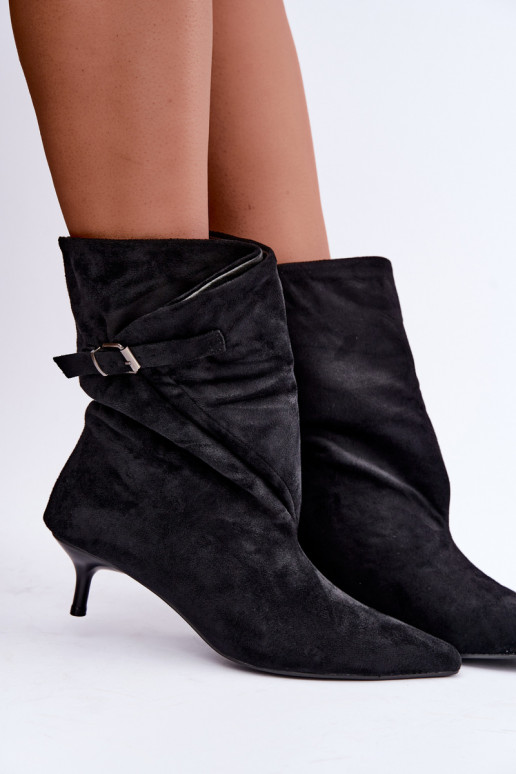 Bottines isolées Tiselle avec talons et boucles noires