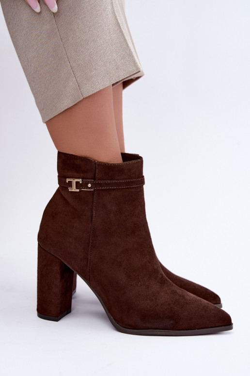 bottines avec talons et bandes décoratives en couleur chocolat Preselle