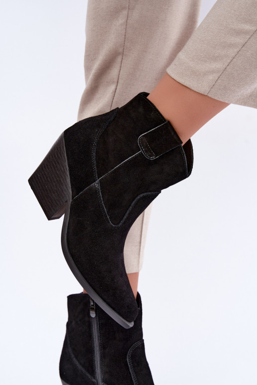 bottes en daim doublées de style cowboy avec talons en couleur noire Tirabelle