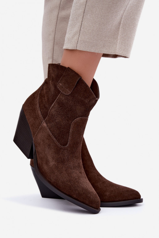 bottes en daim doublées de style cowboy avec talons en couleur marron Tirabelle
