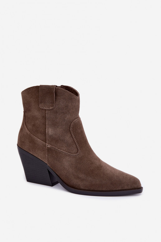 Bottes en daim khaki de style cowboy avec talons Tirabelle