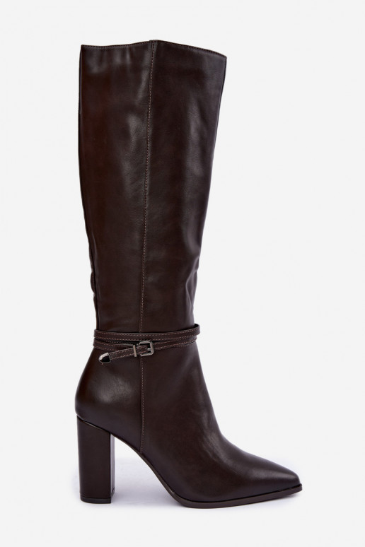 Bottes isolées jusqu'au genou avec talons et sangles couleur chocolat Abriselle
