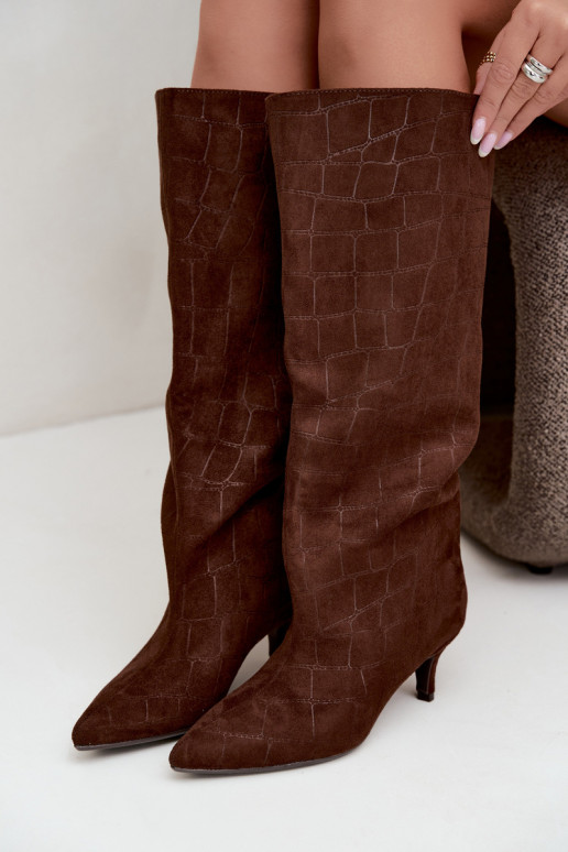 Bottes brunes à enfiler au-dessus du genou avec détails embossés et talons Cazelle