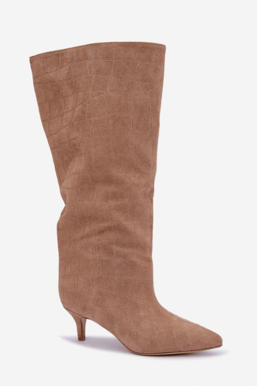 Sandfarbene Überknie-Stiefel zum Hineinschlüpfen mit geprägten Details und Absätzen Cazelle