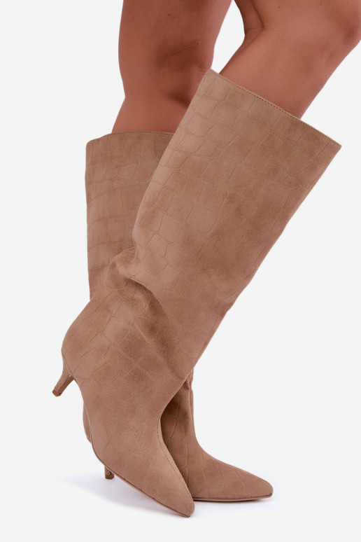 Sandfarbene Überknie-Stiefel zum Hineinschlüpfen mit geprägten Details und Absätzen Cazelle
