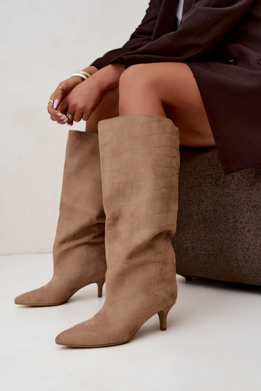 Bottes beiges à enfiler au-dessus du genou avec détails embossés et talons Cazelle