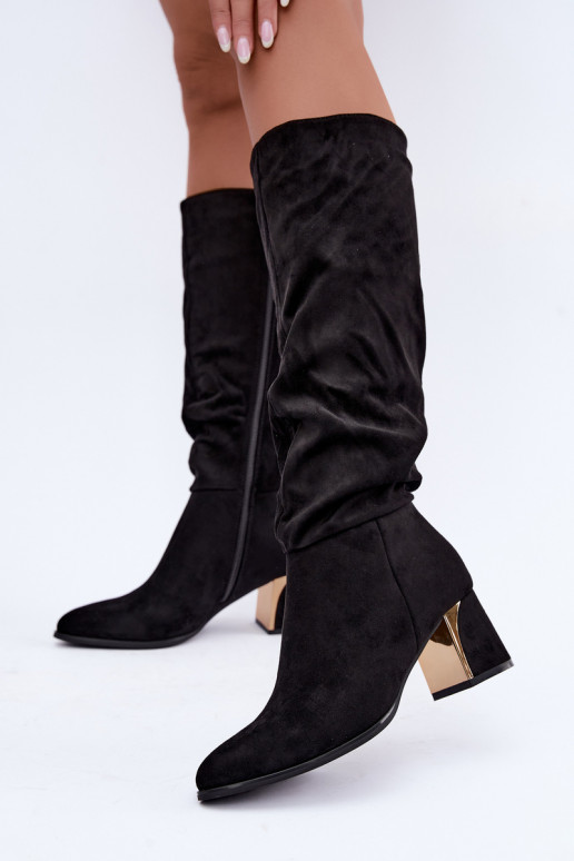 Bottes chaudes froissées jusqu'au genou avec talons en noir Ivenna
