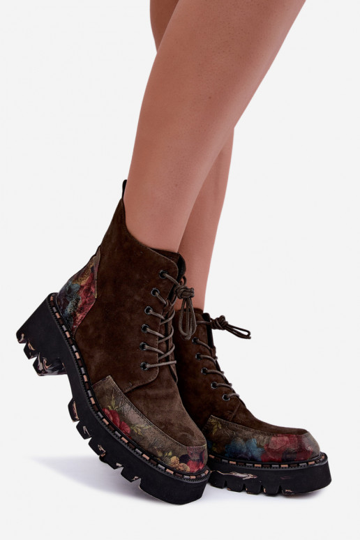 Braune gefütterte Velourslederstiefel mit Schnürung und Blumenmotiven Artiker 59C0250