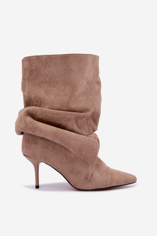 gekruiste warme instapankleboots met dunne hakken in zandkleur Greselle