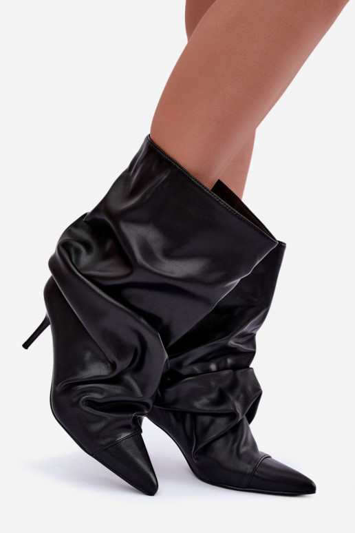 gekruiste warme instapankleboots met dunne hakken in zwarte kleur van faux leer Greselle