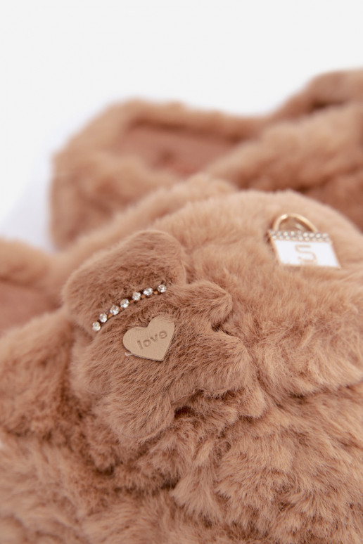 claquettes avec fourrure et beaux détails couleur sable Jesselle