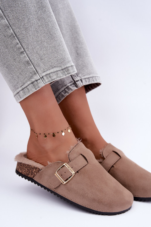 Damen Clogs mit Fell innen und Schnallen in Sand Tamera