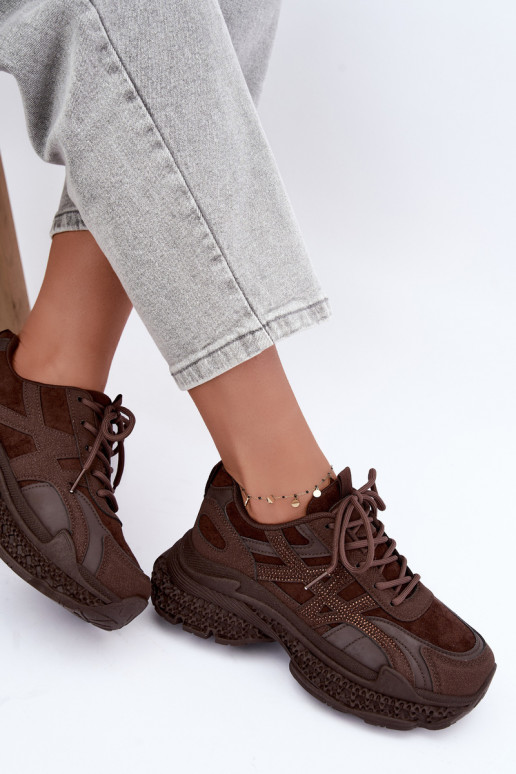 Sneakers met chocoladekleurige decoratie Amselle