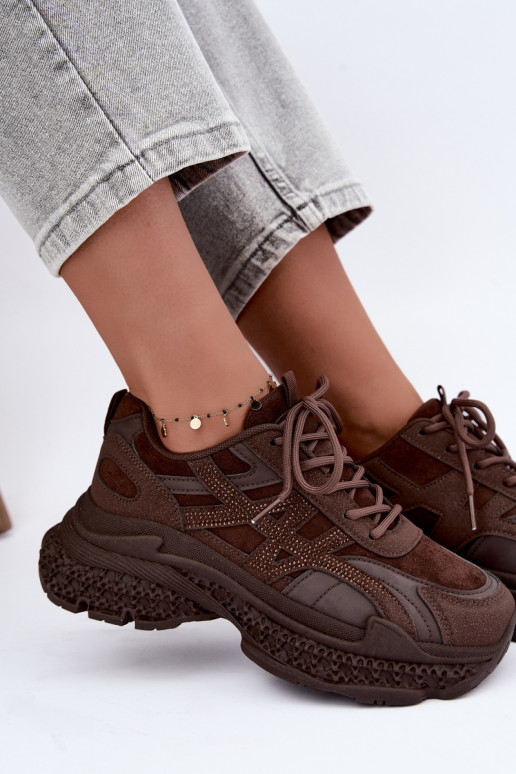 Sneaker mit schokoladenfarbener Dekoration Amselle
