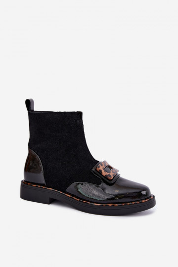 Schwarze Velourslederstiefel mit dekorativer Schnalle
