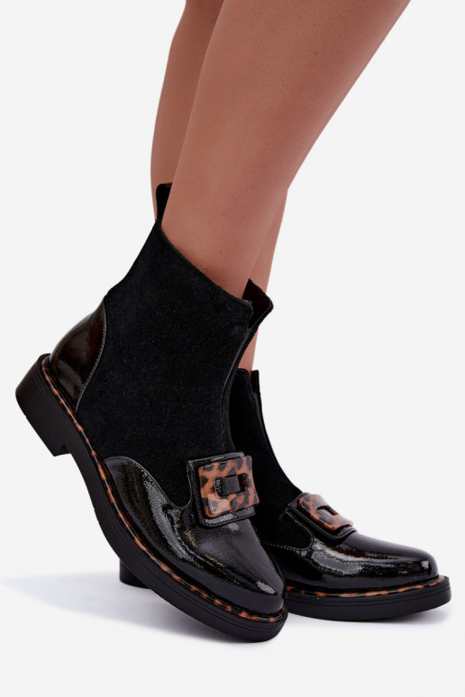 Bottes en daim noires avec boucle décorative