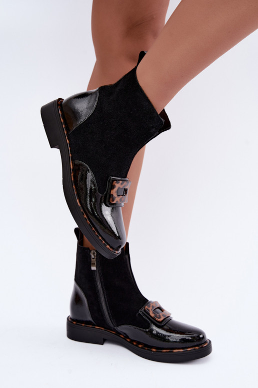 Bottes en daim noires avec boucle décorative