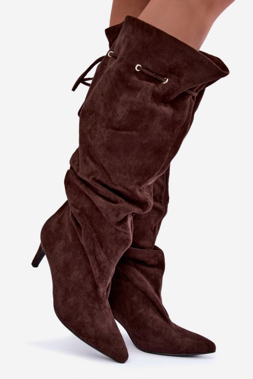 bottes montantes chaudes à enfiler avec des talons fins et des détails stylés en couleur chocolat Tivelle