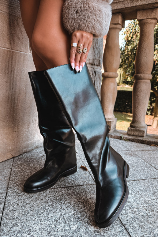 bottes hautes pour femmes avec talons larges et broderie décorative en noir Gresa