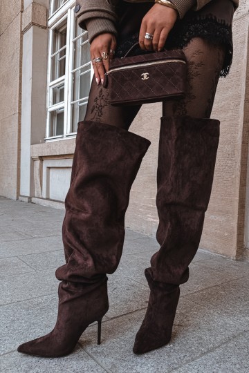 Damen kniehohe Stiefel mit schmalen Absätzen in brauner Farbe Aderelle