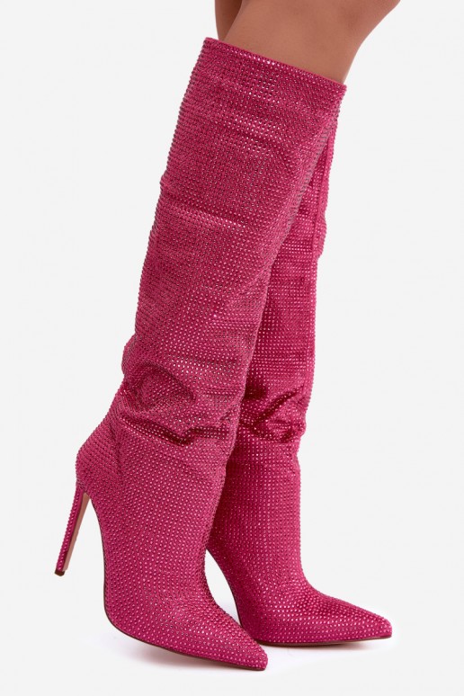 hohe Stiefel mit dünnen Absätzen und funkelnden Ösen in rosa Farbe Lovisa
