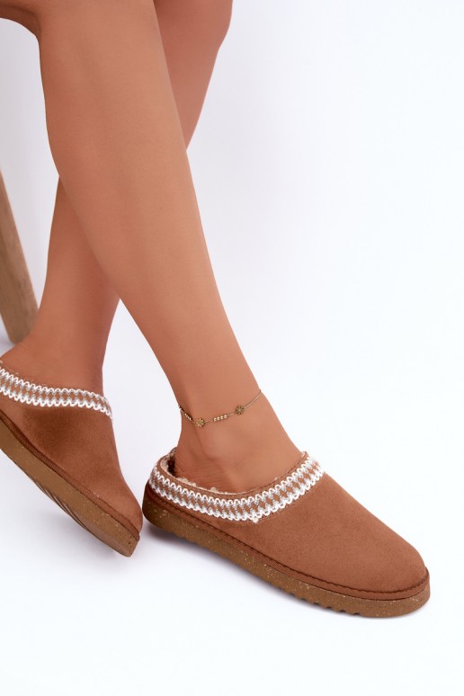 chaussons pour femmes avec fleurs brodées en couleur marron Inblu
