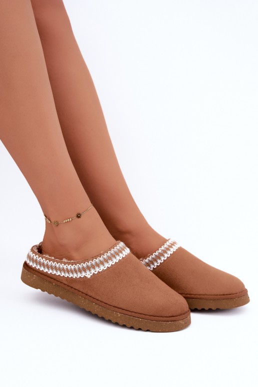 dameshuisslippers met geborduurde bloemen in bruin Inblu
