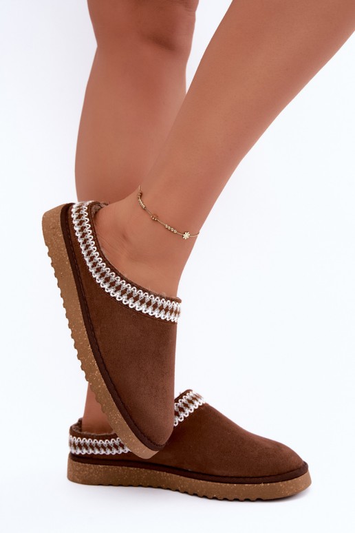 chaussons pour femmes avec fleurs brodées en couleur marron Inblu