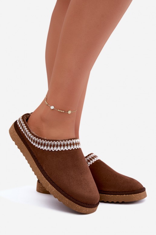 chaussons pour femmes avec fleurs brodées en couleur marron Inblu
