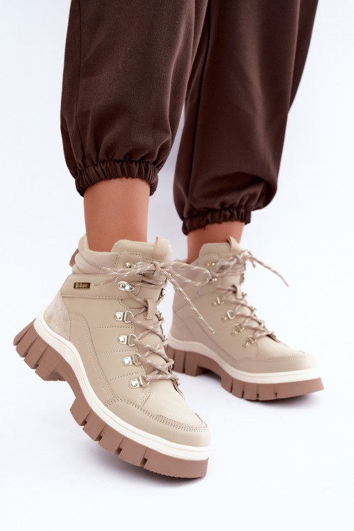 geïsoleerde damesschoenen Lee Cooper LCJ-26-31-4581 in zandkleur