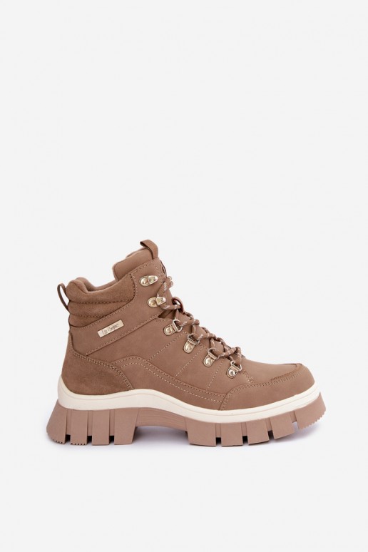 geïsoleerde damesschoenen Lee Cooper LCJ-26-31-4582 in zandkleur