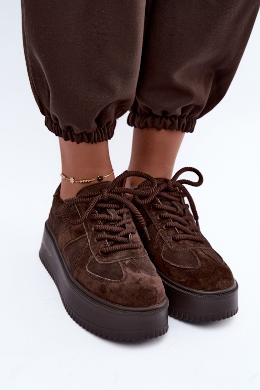Sneaker mit Plattform aus Kunstveloursleder Lee Cooper LCJ-26-01-4644 in schokoladenfarbe