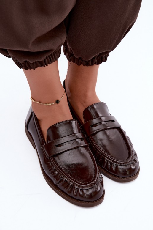 mocassins vernis avec volants en couleur chocolat Hellenne