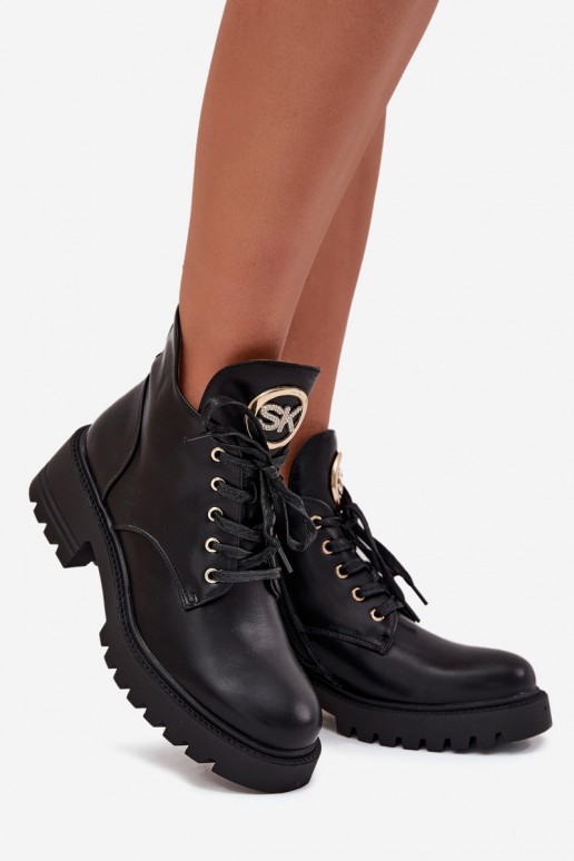 Isolierte Damen-Stiefeletten mit goldenen Details in Schwarz Kavirae