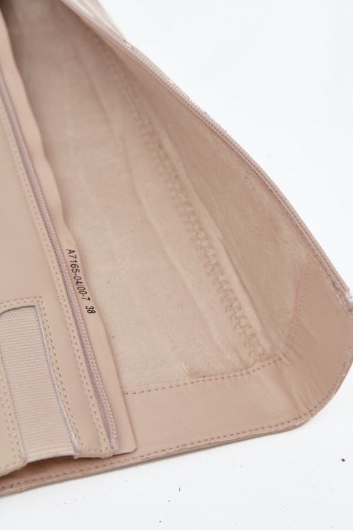 Beige geïsoleerde dames over-the-knee laarzen van leer met hakken