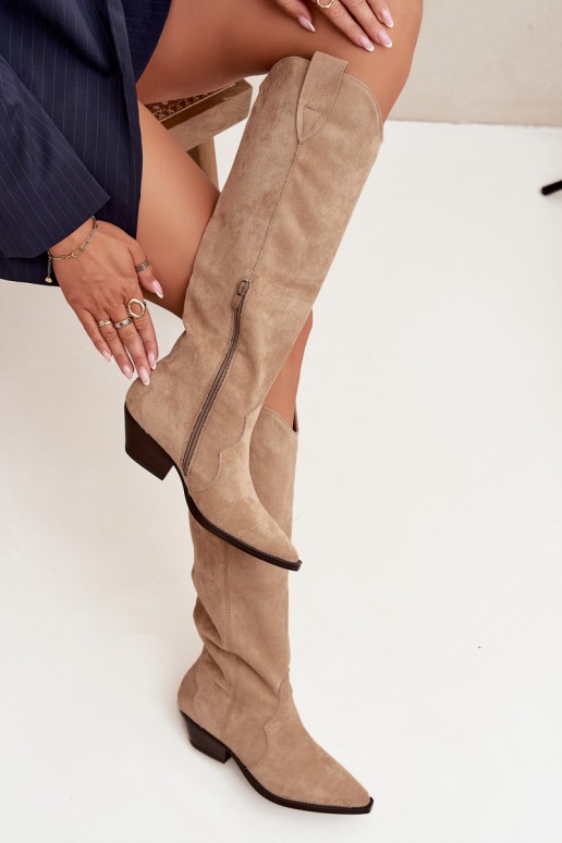 Warme lange cowboy-stijl laarzen met hakken van faux suede in zandkleur Jovianne