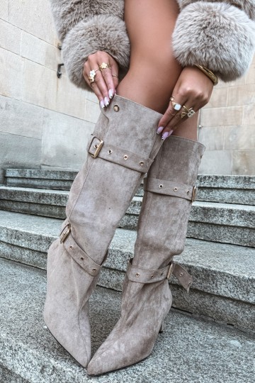 bottes hautes à enfiler avec talons fins, sangles et boucles en couleur sable Isabeau 2