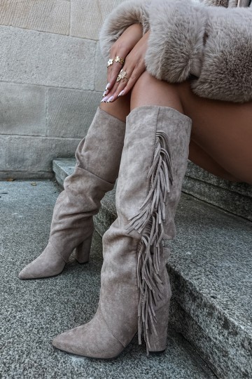 Bottes hautes froissées et chaudes avec talons et pompons couleur sable Karmelle