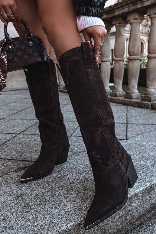 Bottes hautes en style cowboy avec talons en daim synthétique marron