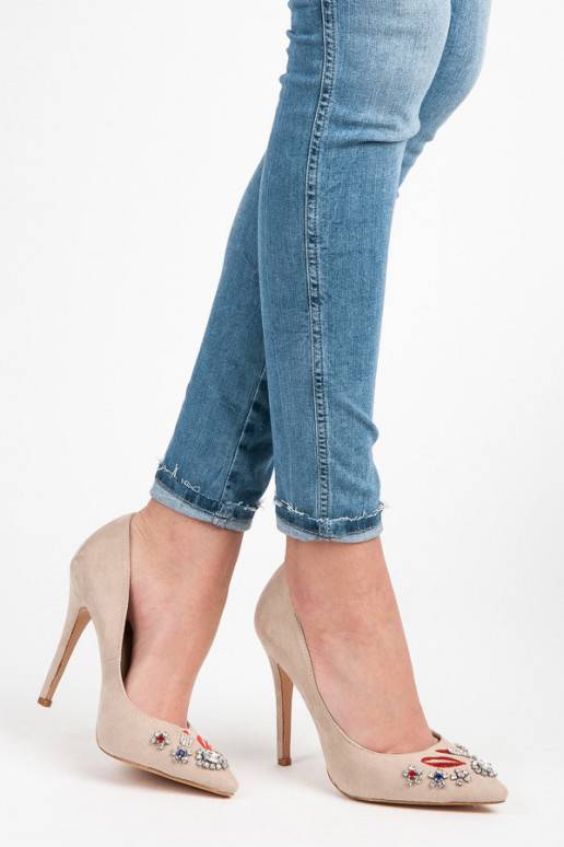 Beige suède schoenen met geborduurde en glanzende details WL119BE  - 1 Beige suède schoenen met geborduurde en glanzende details WL119BE  - 1