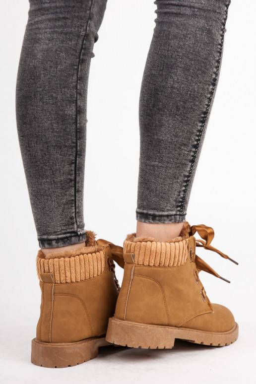 Bottes marron avec bottes en satin