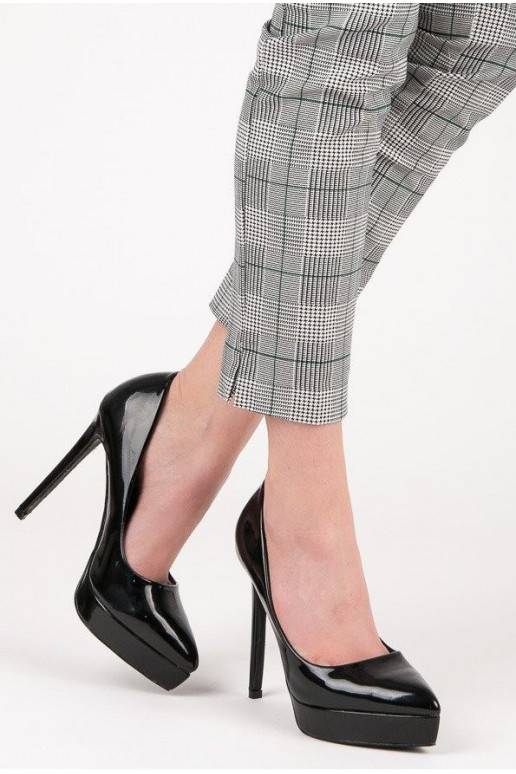 Juodos spalvos lakuoti Stiletto bateliai su platforma ties pirštais  - 1