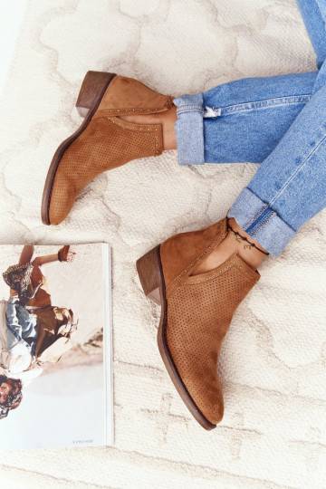 avec éléments ajourés Boots modèle Cut Out couleur marron Clever 2