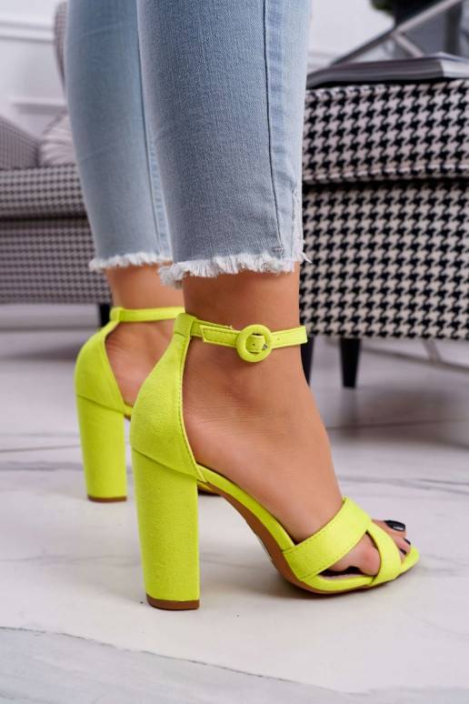 Sandales à talons hauts pour femmes en daim de couleur jaune fluo