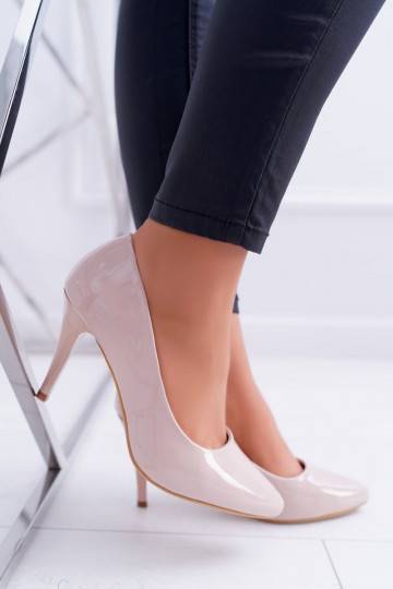 Damenschuhe mit hohen Absätzen und Lackeffekt in Beige 2