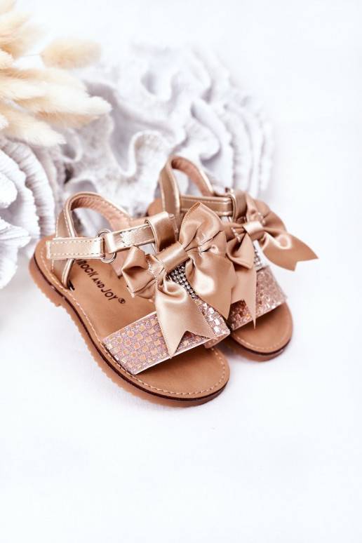 Sandales pour enfants avec rubans de couleur or