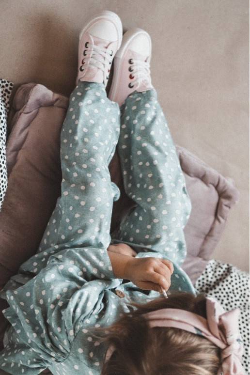 Kindersneakers van het klassieke... Kindersneakers van het klassieke...