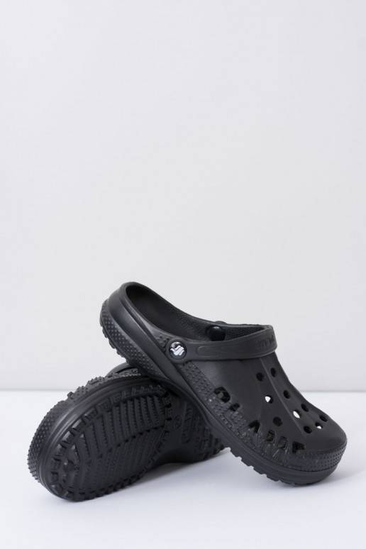 Les pantoufles sont noires