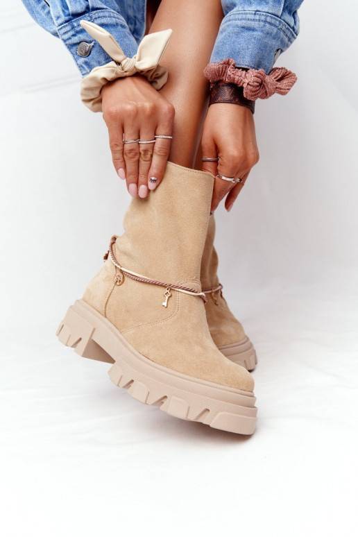 Boots en daim beige massif Boots en daim beige massif