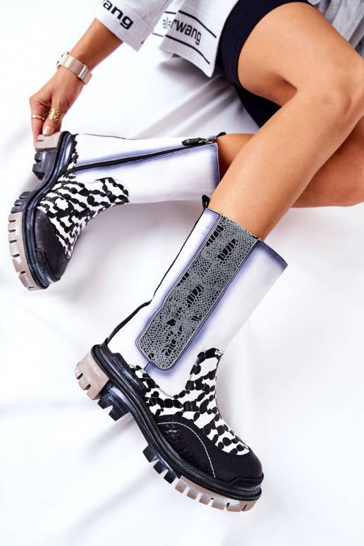 Bottes élégantes noires et blanches